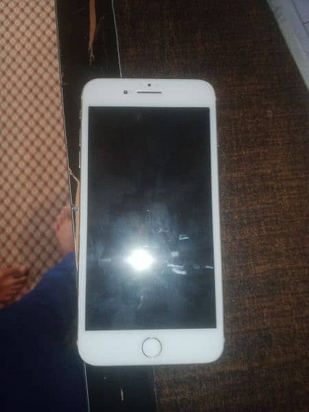 i phone 7+ plus 128GB Golden color fresh condition 10/10 PTA Aprove 5