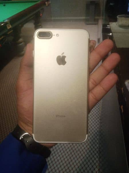 i phone 7+ plus 128GB Golden color fresh condition 10/10 PTA Aprove 6