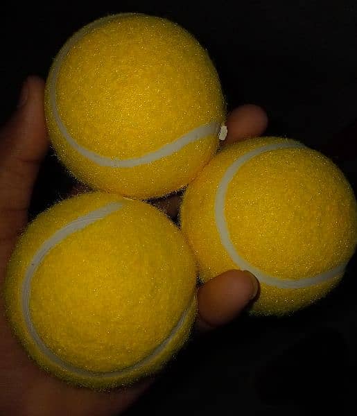 Pure rubber tennis balls 2