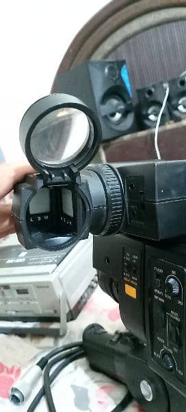 Antique and vintage Hitachi VK-C850 Saticon camera 4