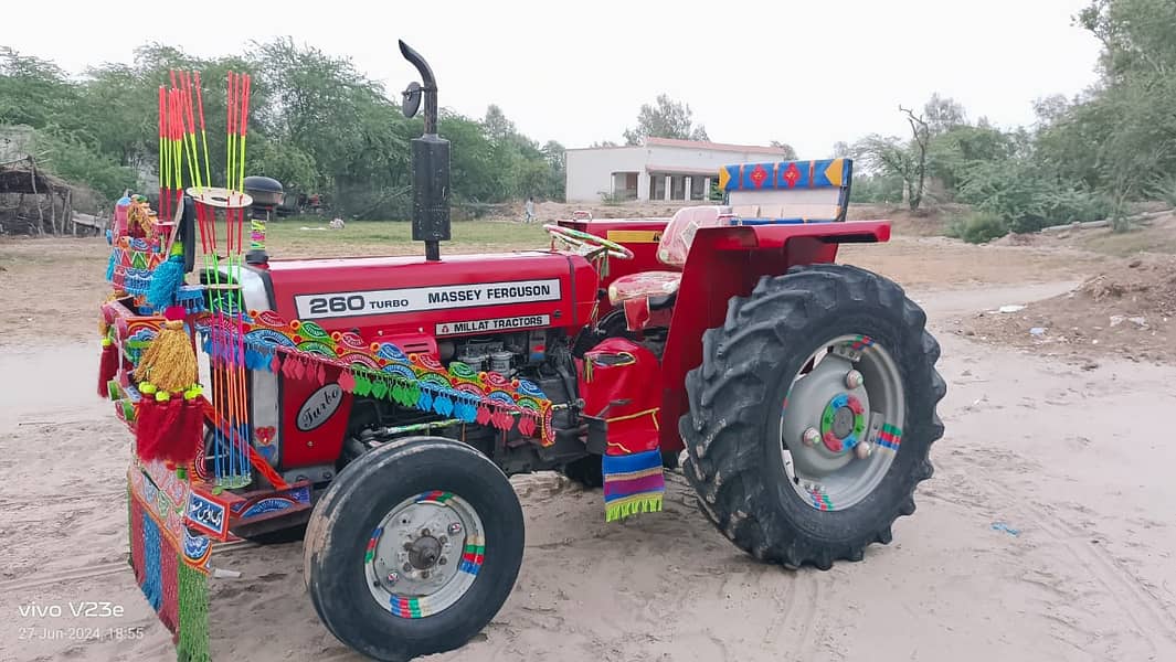 Tractor Massey Ferguson 260 Model 2010 0