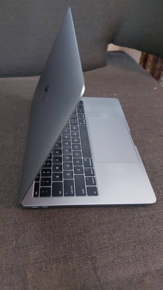 Macbook Pro 2017 13" non-touch bar for immediate sale 8