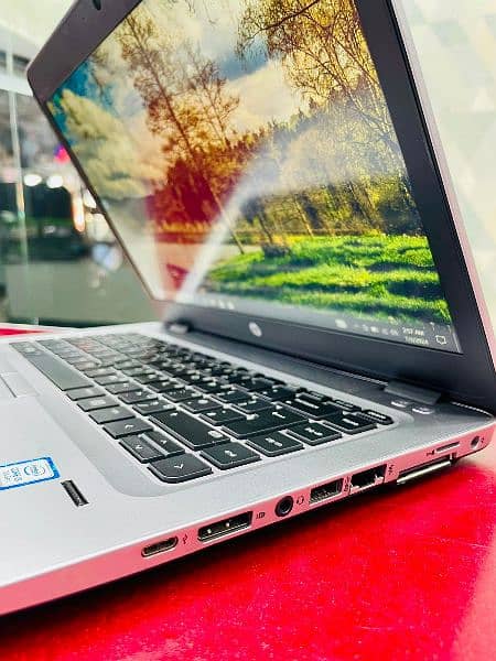 HP 840---g4. . . 10/10 i5___7thGen  8Gb Ram (256ssd)fhd 4