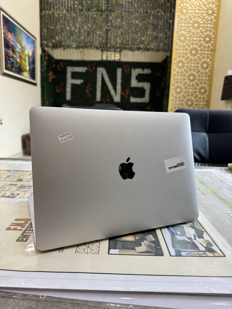 MacBook Pro 2019 i7 16 512 3