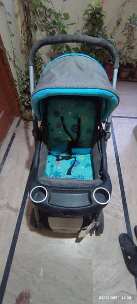 Baby Pram only 6Months used in UAE 3