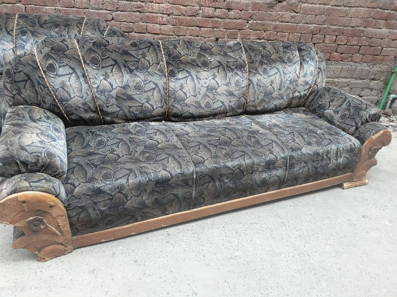 4 Sofas good condition without damage 0