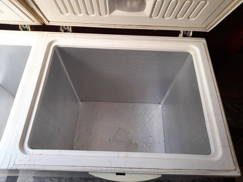 Urgent 4 Sale! Freezer Full size 3