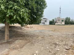 Prime Location 5 Marla Plot Available in Bahria Town Lahore