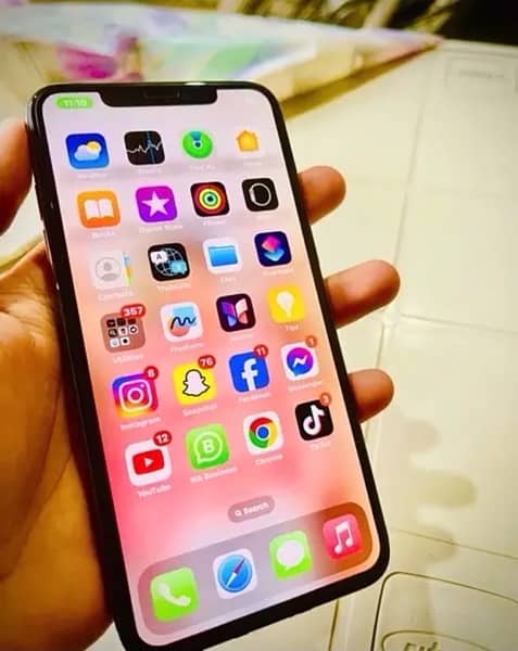 iPhone XS Max 64gb all ok 10by10 pta approved dual 78BH all pack goldn 1