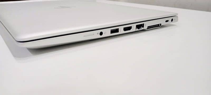 HP ELITEBOOK 840 G5 I5/I7 8TH GENERATION 8/256 4