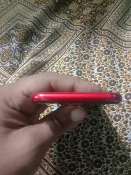 red colour iPhone 8 128Gb lush condition 10/10 6