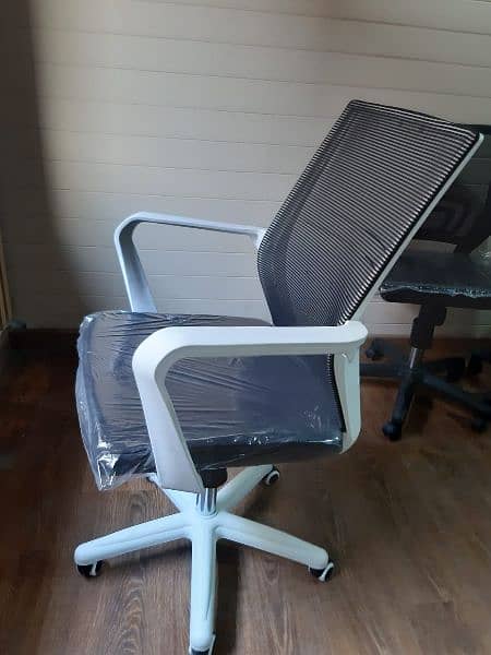 office chair/Revolvin chair/Boss chair/Executive chair 3