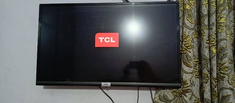 TCL 32 inches 1