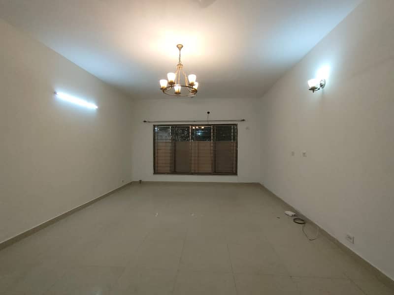 17 Marla 5 Bed Corner House On Hot Location Available For Rent In Askari 10 Lahore 6