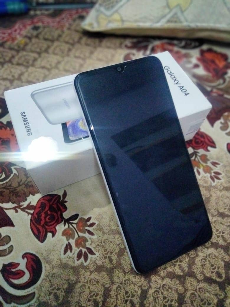 Samsung Galaxy A04 (2 Months Used) 6