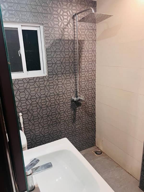1 bed brand new luxury furnished flat apartment available in bahria town lahore 10