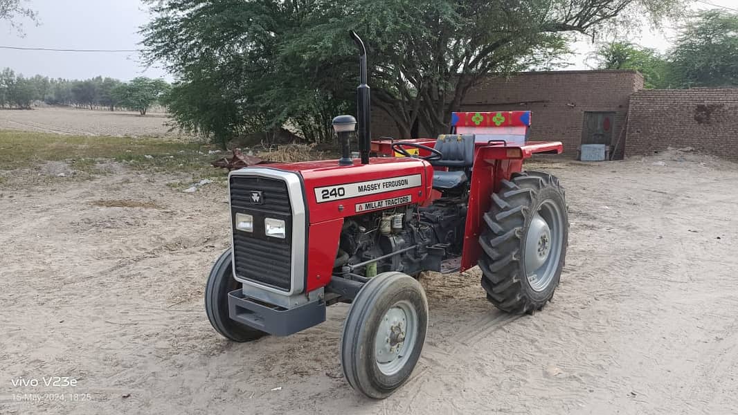 Tractor Massey Ferguson 240 Model 2017 8