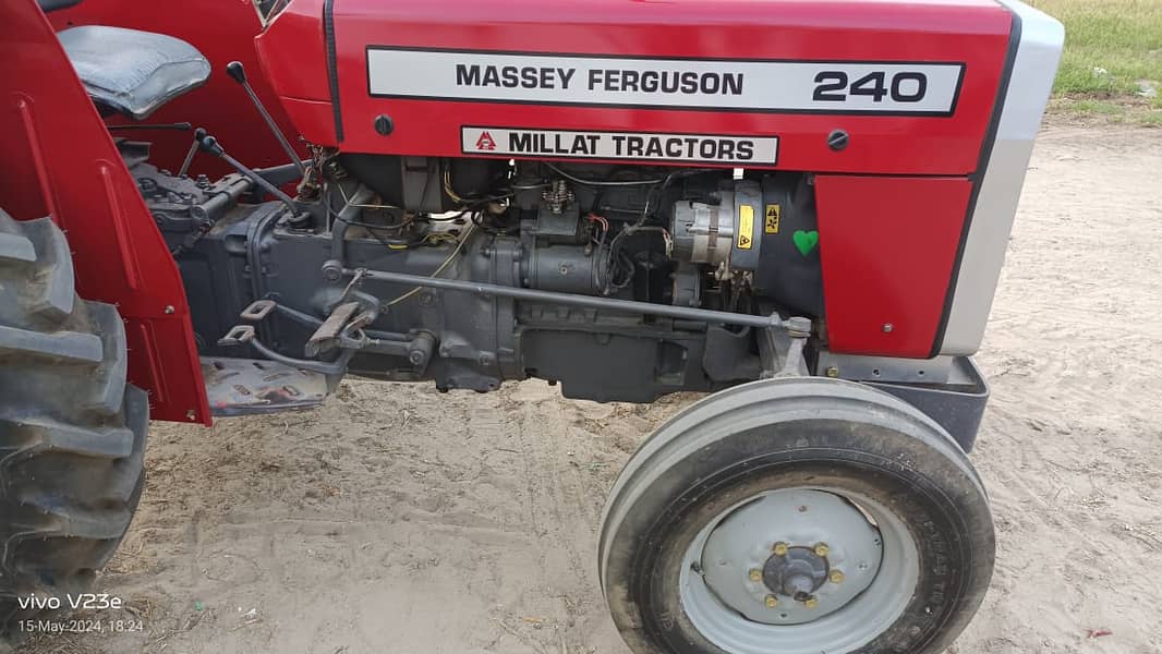 Tractor Massey Ferguson 240 Model 2017 9