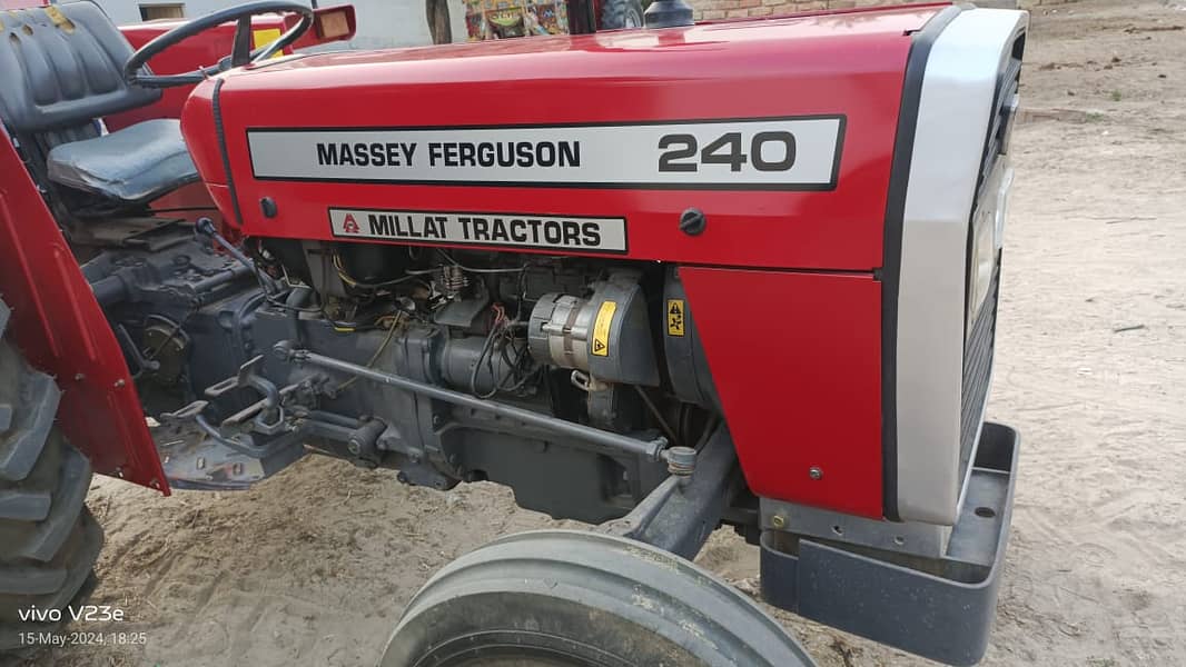 Tractor Massey Ferguson 240 Model 2017 11