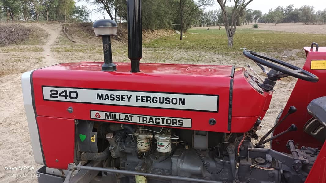 Tractor Massey Ferguson 240 Model 2017 12