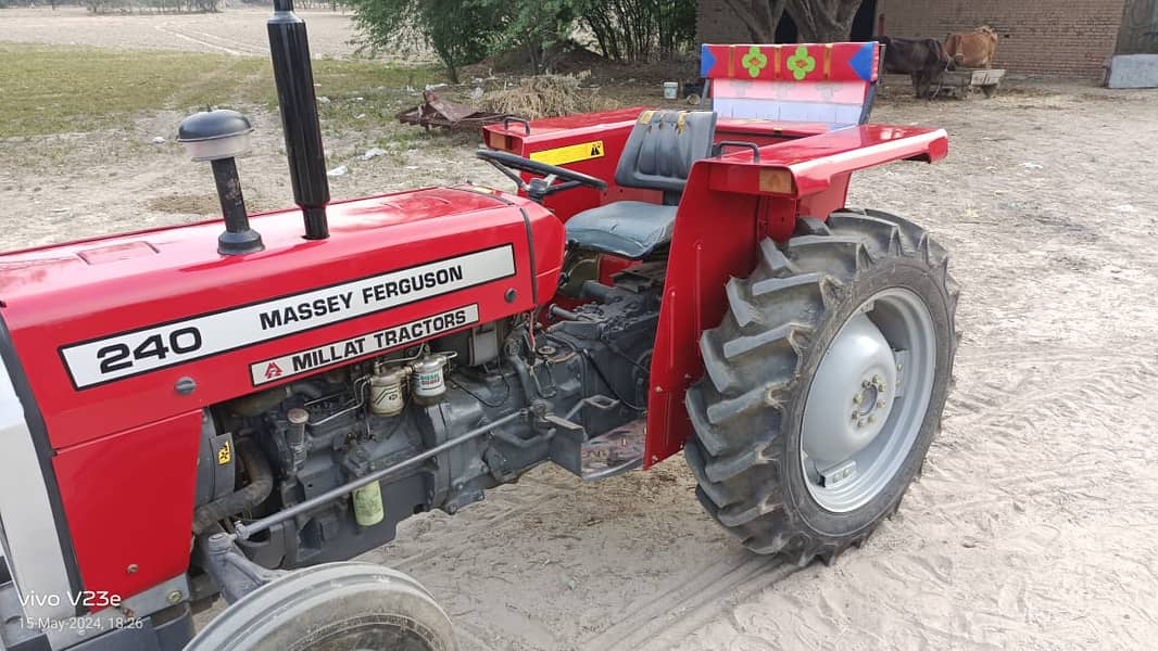 Tractor Massey Ferguson 240 Model 2017 15