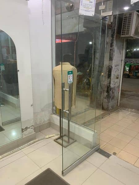 12mm glass with door and with safety look 1