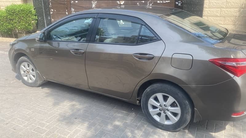 Toyota Corolla Altis 2017 9