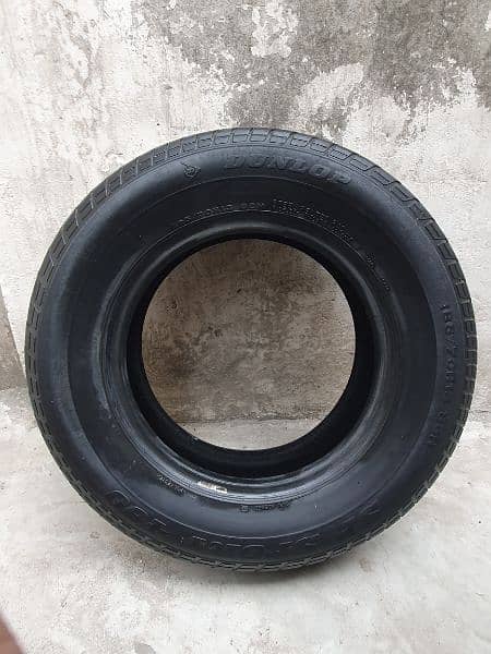 Dunlop tyer  185/70/13 0