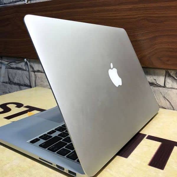 Macbook Pro 2015 i7 16GB RAM 0