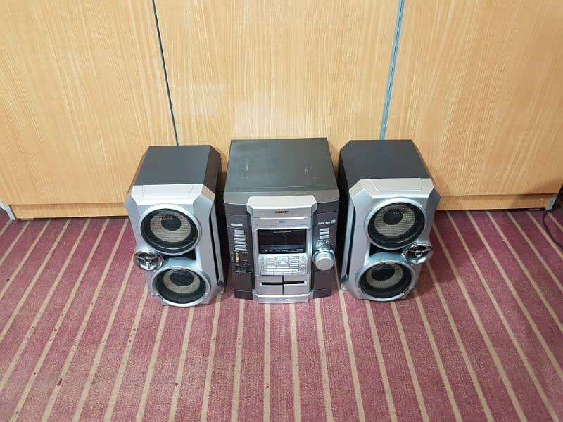 Sony Sound System Model No. HCD-RV600D 0