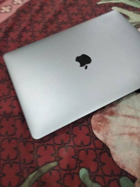 MacBook Pro 2