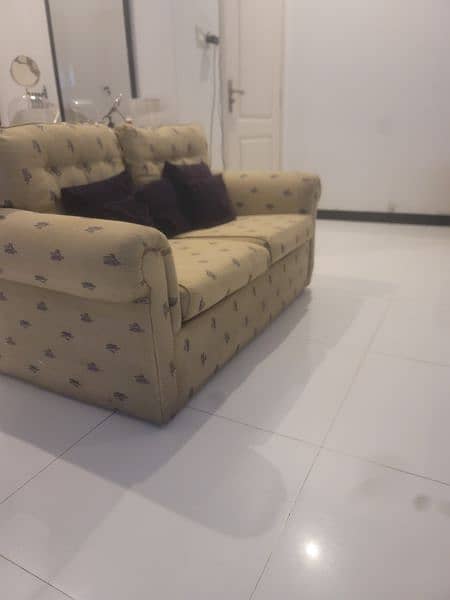 6 seater sofa with Good conditions 2