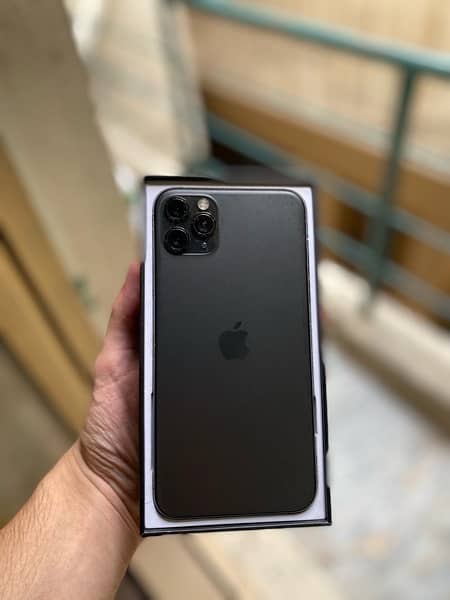 IPhone 11 Pro Max Pta Approved 3