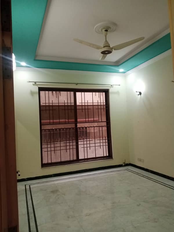 Size 50x90 Ground Portion For Rent In G-13 0