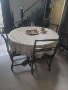 4 seater dining table good condition 0