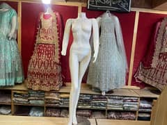 shop display damis for ladies suits