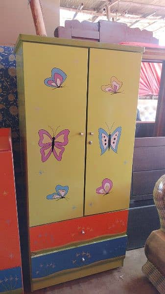 Baby Furniture for argent sale contact me just serious buyer's 1