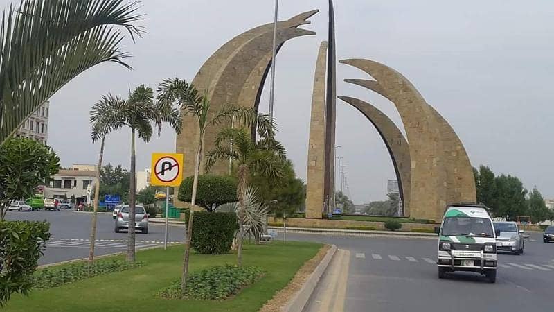 Corner Commercial Building Facing 100 Feet Road For Sale In Sector D Bahria Town Lahore 0