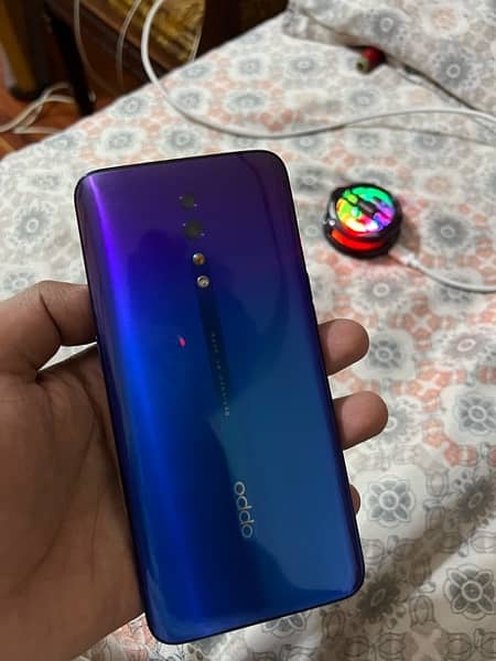 Oppo reno Z (8/256) 6