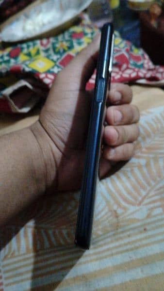 oppo a 16 daba ka sat ha mob saf ha jis Bhai na Lana ha rabta kara 1