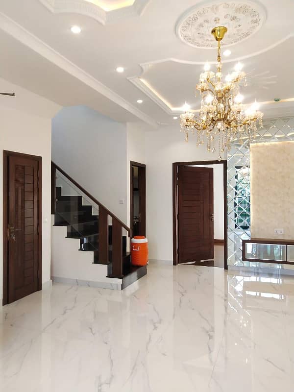 Prime Location 5 Marla Modern House Available For Rent in DHA 9 Town B Block 0