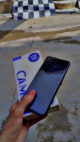 Tecno camon 17 (6___128) Mobile phone. 0