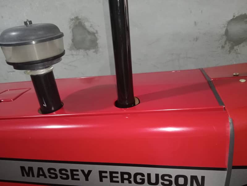 Tractor Massey Ferguson 385 Model 2023 1