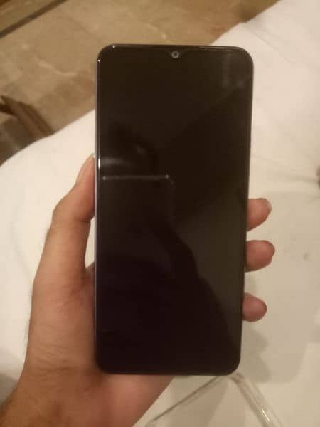 vivo Y17s 4