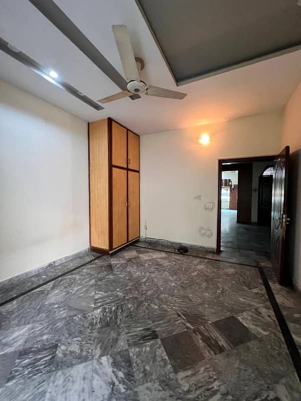 10 Marla Ground Floor For Rent In PIA society 3