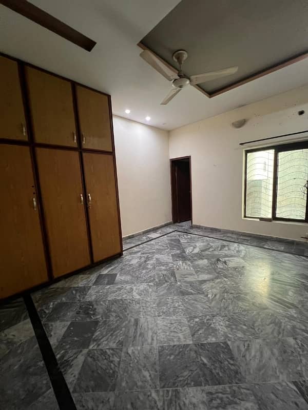 10 Marla Ground Floor For Rent In PIA society 6