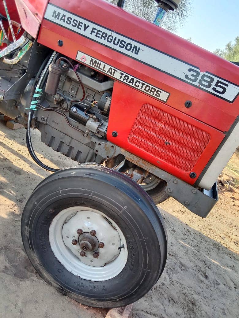 Tractor Massey Ferguson 385 Model 2014 1