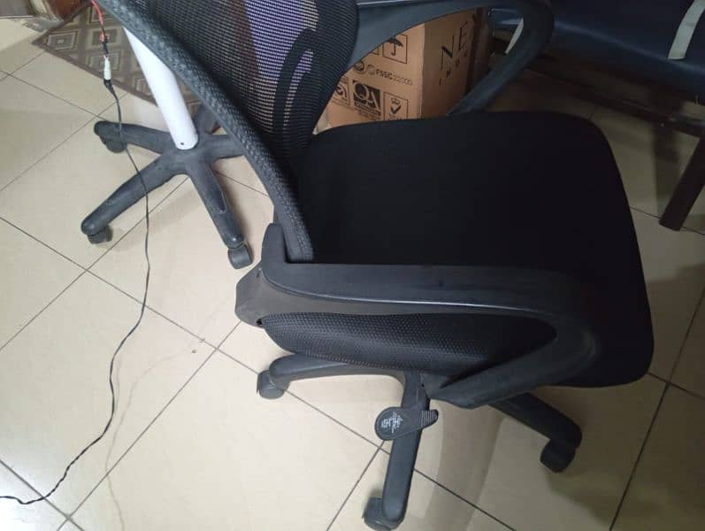 office Revolving Chairs 0