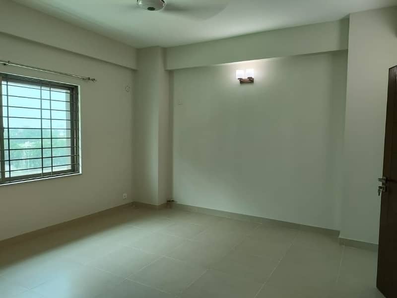 NEW 10 Marla 3 Bed Apartment On 2nd Floor For Rent In Askari 11 Lahore 10