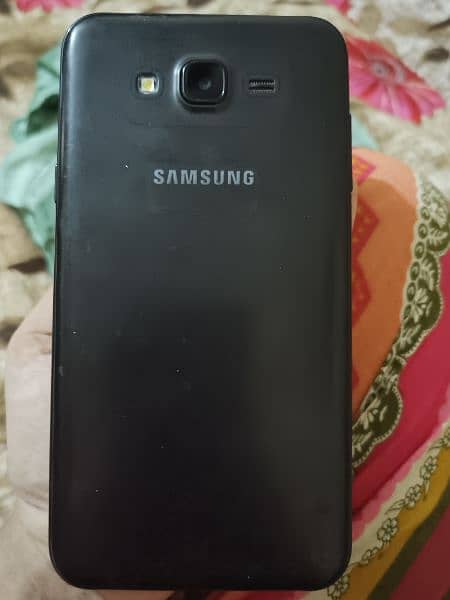 Samsung Galaxy J7 core 1